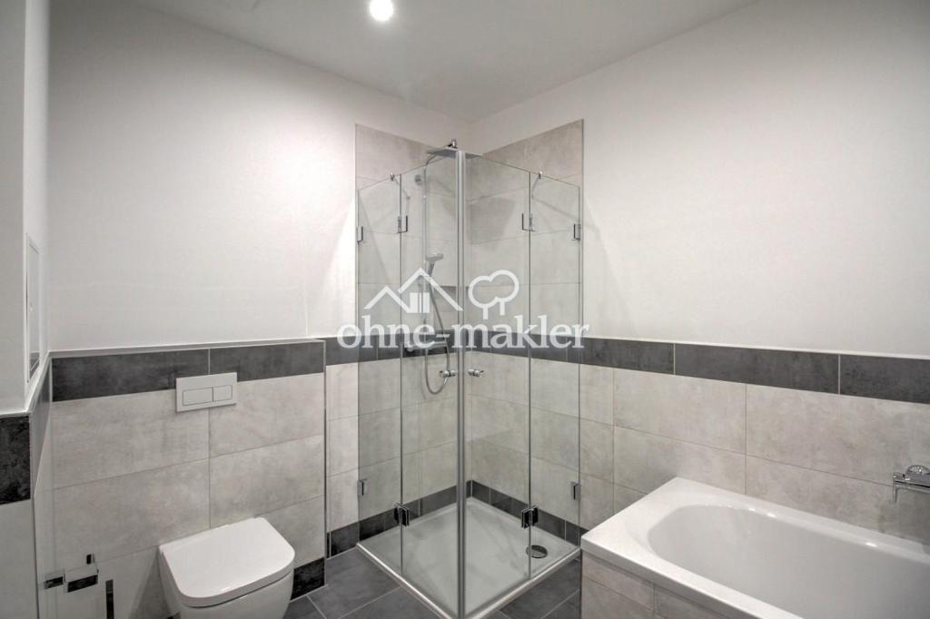 Neu sanierte 2-Zimmer-Wohnung mit Luxus-Einbauküche und Balkon - Foto 3