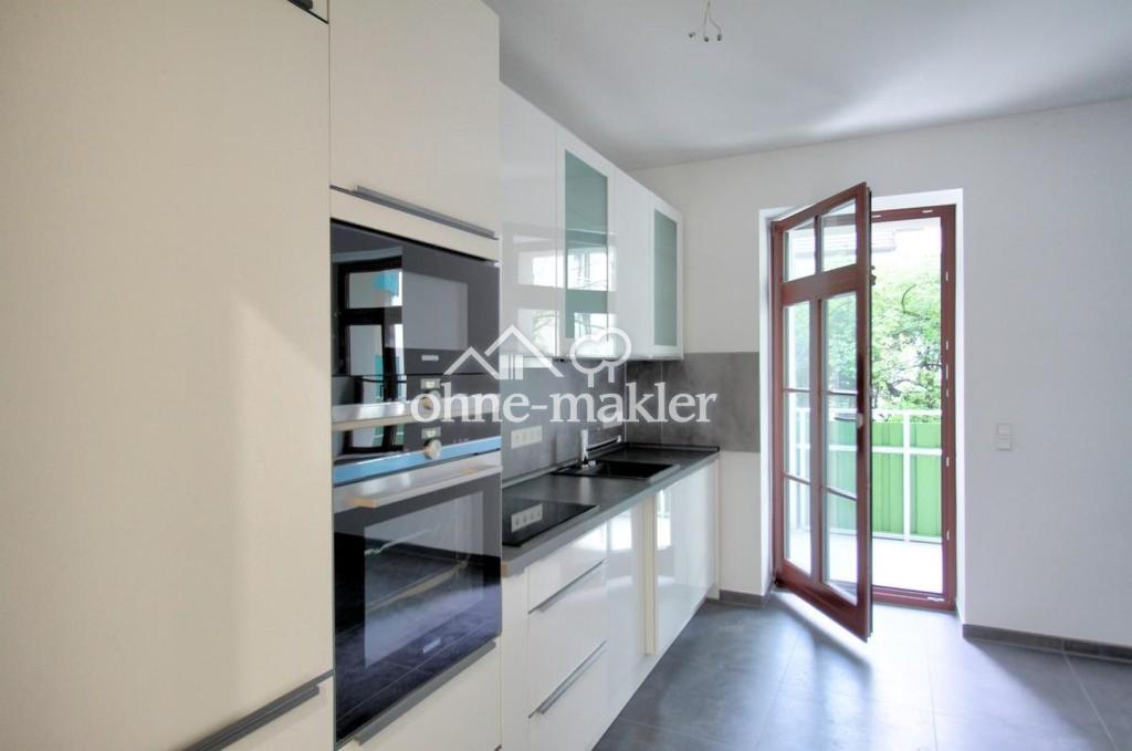 Neu sanierte 2-Zimmer-Wohnung mit Luxus-Einbauküche und Balkon - Foto 1