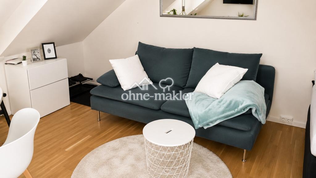 Helle möblierte 1-Zimmer-Dachgeschosswohnung in München-Trudering - Photo 1