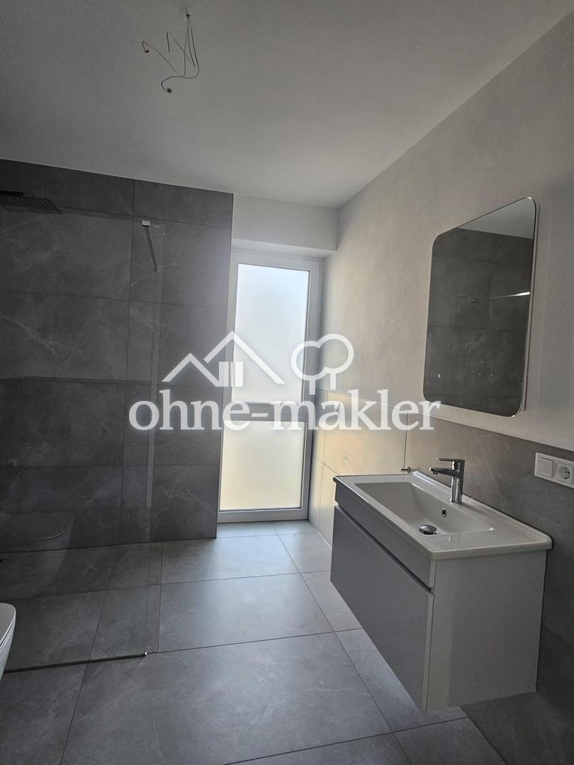 **Stilvoller Neubau-Charme! Helle, zentrale Erdgeschosswohnung!!** - Foto 2