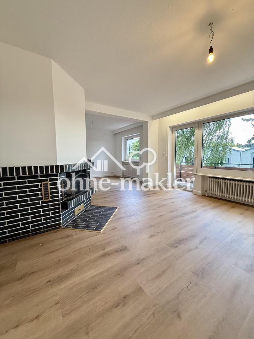 Helle, frisch sanierte 3-Zimmerwohnung mit großem Balkon und Blick ins Grüne - Photo 1
