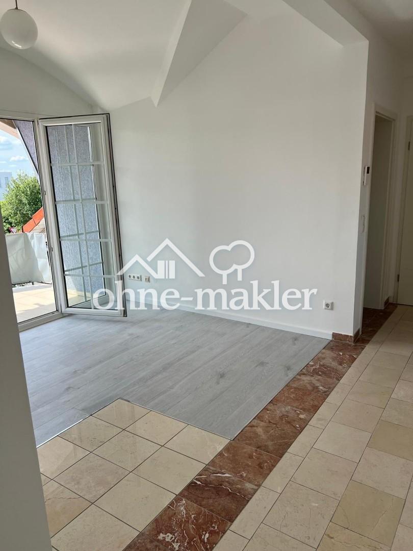 MODERNE 3-ZIMMER-DACHGESCHOSSWOHNUNG MIT BALKON, LOGGIA & EINBAUKÜCHE IN KARBEN - Photo 1