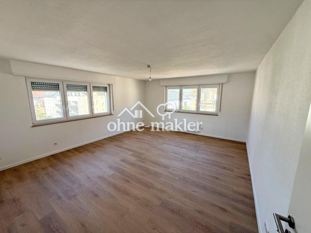 Frisch komplettsanierte 4-Zimmer-Wohnung mit Einbauküche & Balkon in Stuttgart-Bad Cannstatt - Foto 1