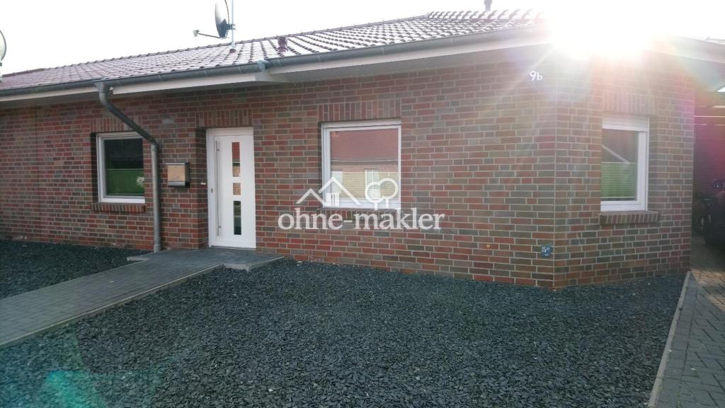 Doppelhaushälfte mit eigenem Garten, Terrasse & Carport in Weener - Foto 5
