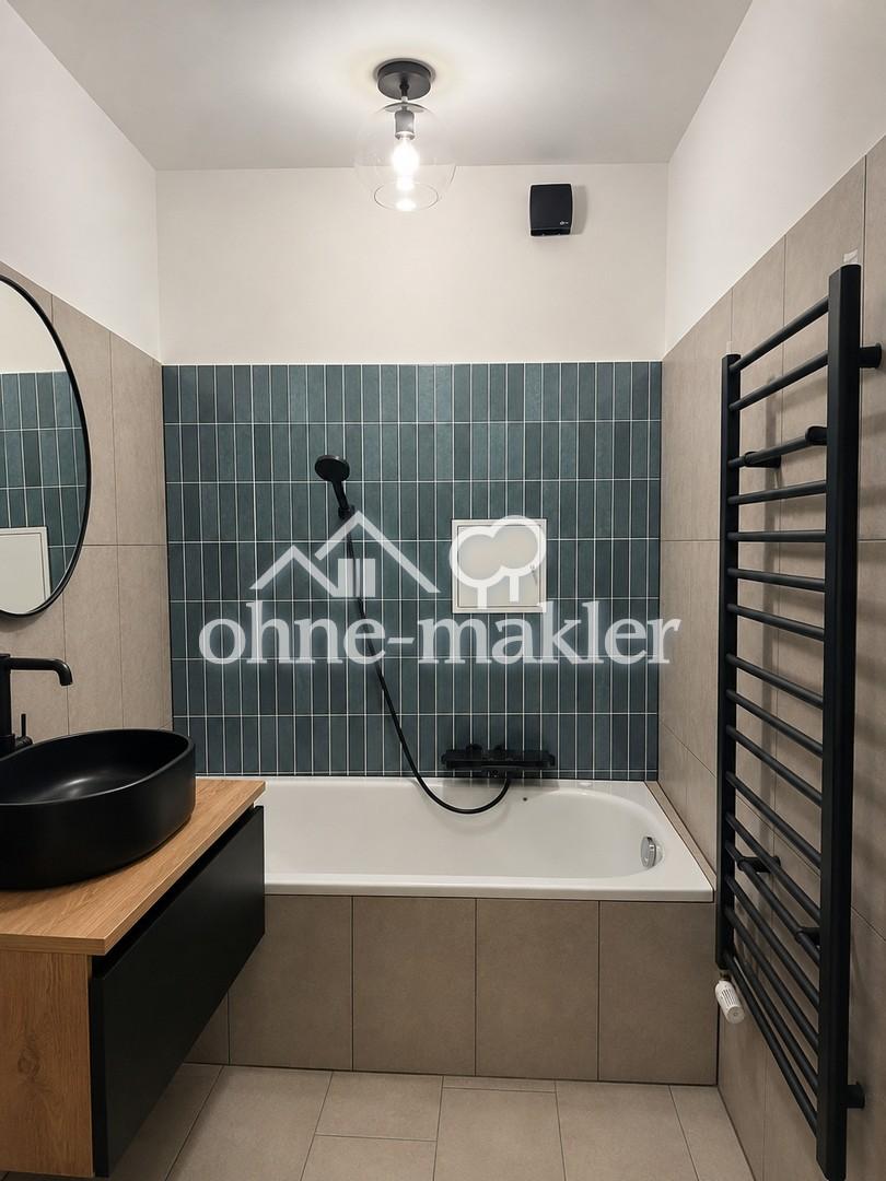 Erstbezug nach Sanierung: Großzügige 2-Zimmer-Altbauwohnung mit Balkon, Aufzug & Einbauküche am Dom - Foto 5
