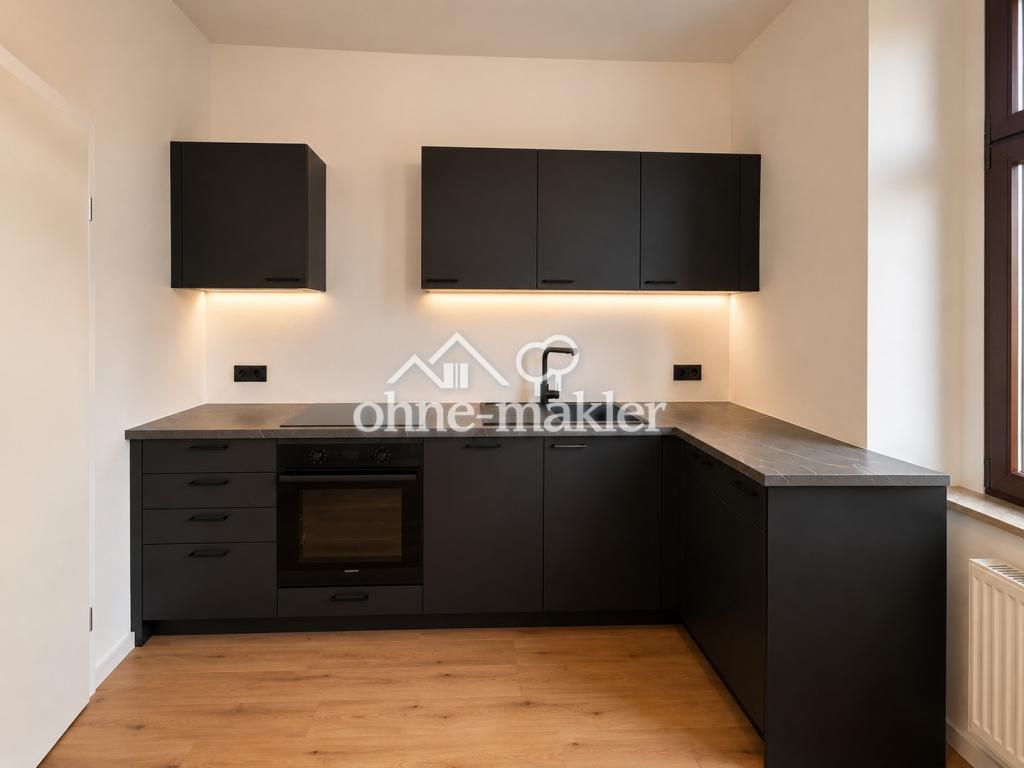 Erstbezug nach Sanierung: Großzügige 2-Zimmer-Altbauwohnung mit Balkon, Aufzug & Einbauküche am Dom - Foto 3