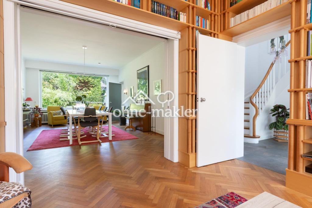 Hochwertiges Einfamilienhaus, 228 Wohnfl., 3 Etg., 5 Schlz., Terrasse, 2 Balkone, 3 Bäder & Sauna - Photo 4