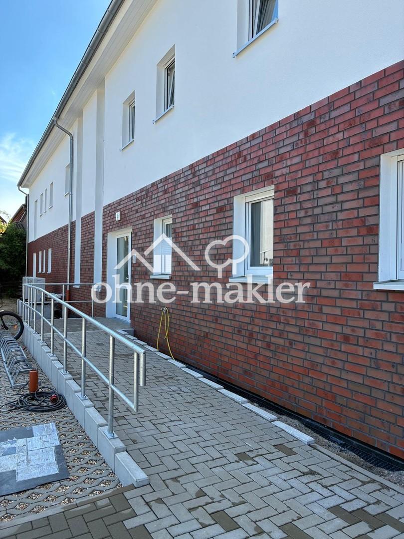 Helle 2 Zi. DG-Wohnung (Neubau) mit EBK, WP, Fussbodenheizung, Aufzug, Balkon u. Stellplatz - Photo 4