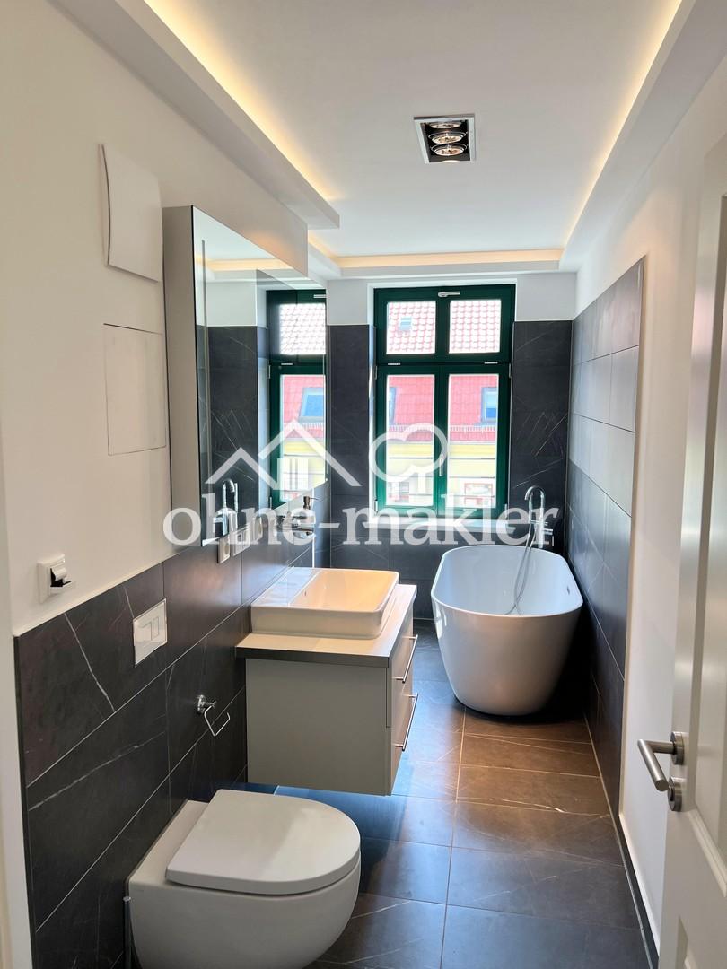Elegant und luxuriös *dunkles Parkett * Fußbodenheizung * Lichtbänder * Tageslichtbad * Aufzug * - Foto 2