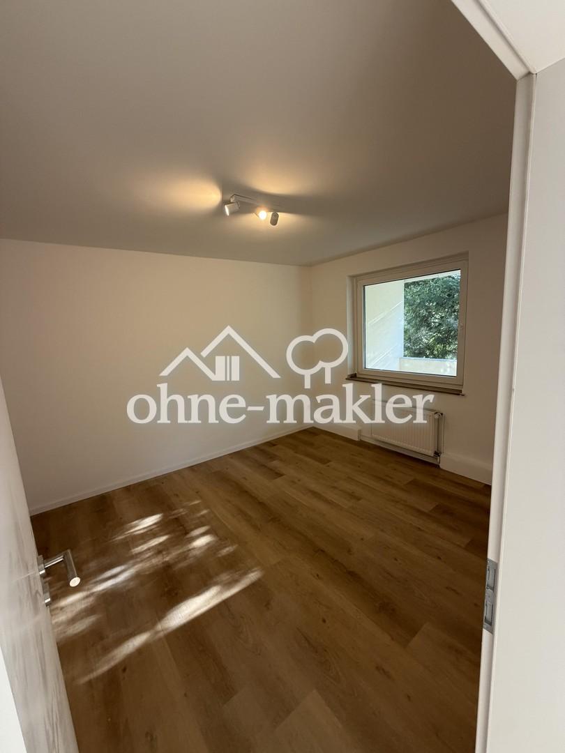 Erstbezug nach Kernsanierung: Moderne 2‑Zimmer Wohnung mit Sonnenbalkon & neuer Einbauküche in Rath - Photo 1