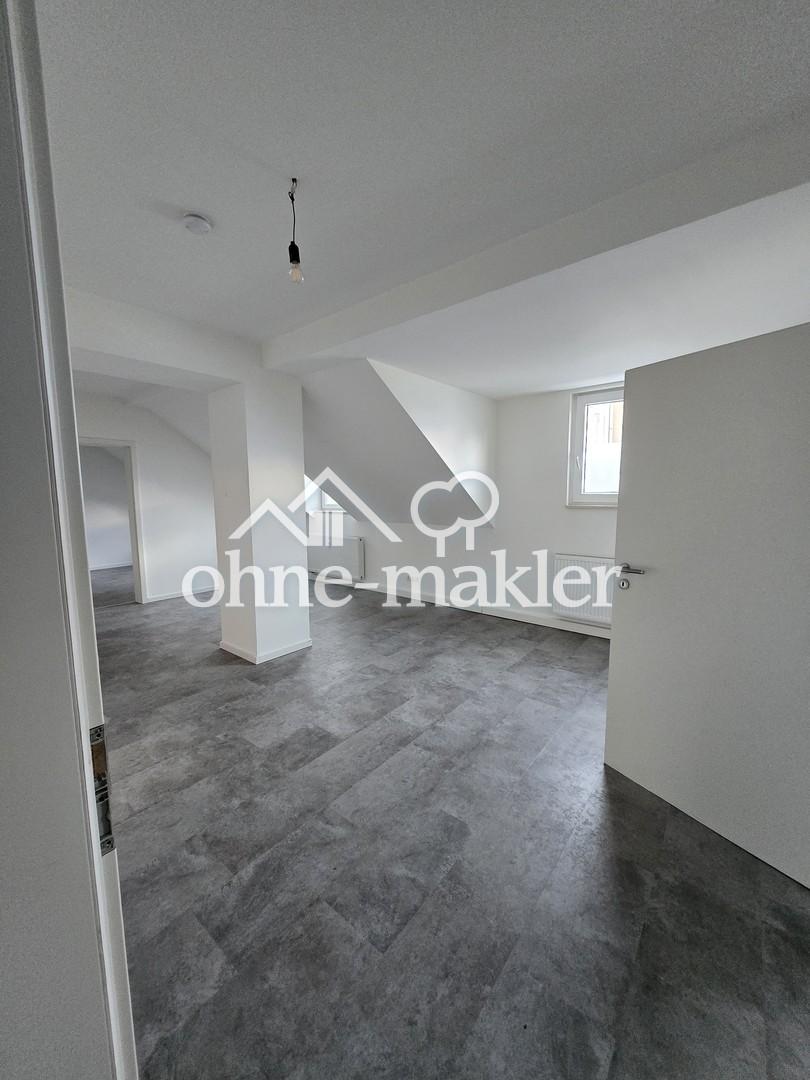 WG-geeignete helle 3-Zimmer-Dachgeschoss-Wohnung, Einbauküche - Foto 5