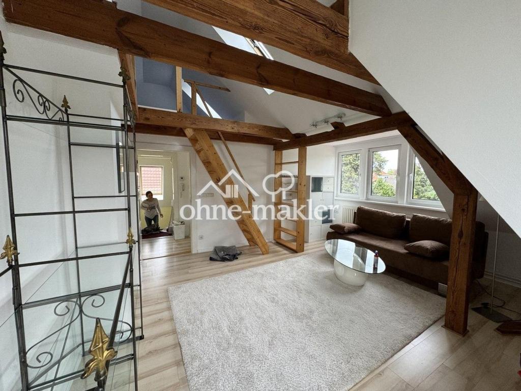 Möblierte Wohlfühl-Dachgeschosswohnung für nachweislich zeitlich befristeten Aufenthalt - Photo 1