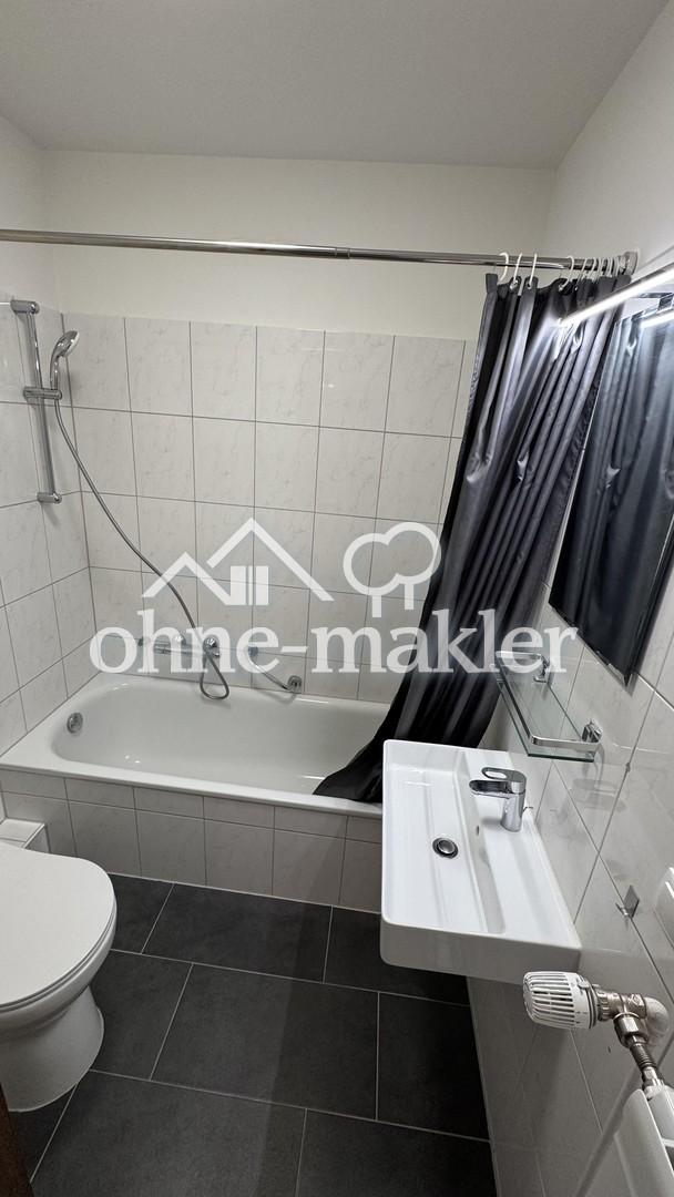 TOP RENOVIERTE 1-ZIMMER-WOHNUNG MIT NEUER EBK, BALKON & PKW-STELLPLATZ - Photo 5