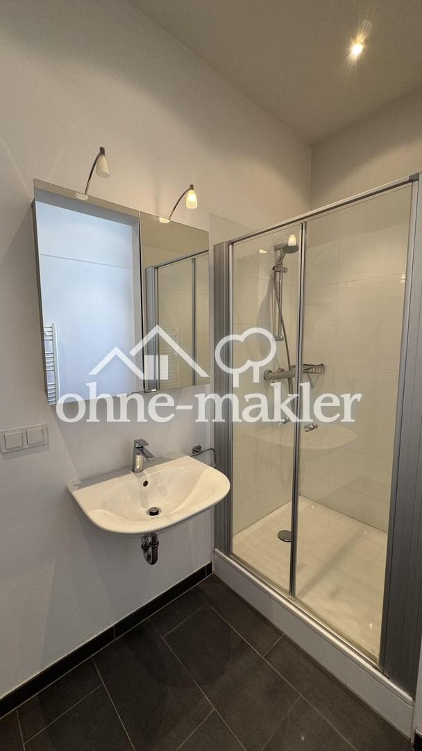 ERSTKLASSIGE, TOP RENOVIERTE STADTWOHNUNG * EBK * MODERNES TAGESLICHTBAD * PARKETT * STUCKDECKE - Photo 4