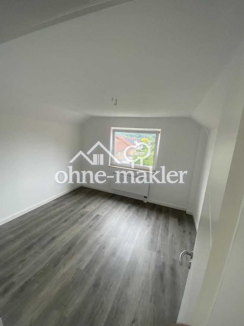 Zentrale 3 Zimmer Wohnung in Lohmar, Klimaanlage, Balkon - Photo 1