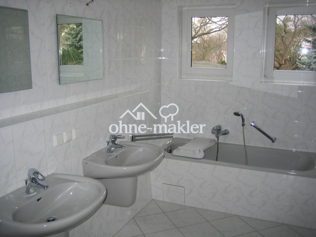 Wassergrundstück: Helle und großzügige 2-Zimmerwohnung - Photo 2