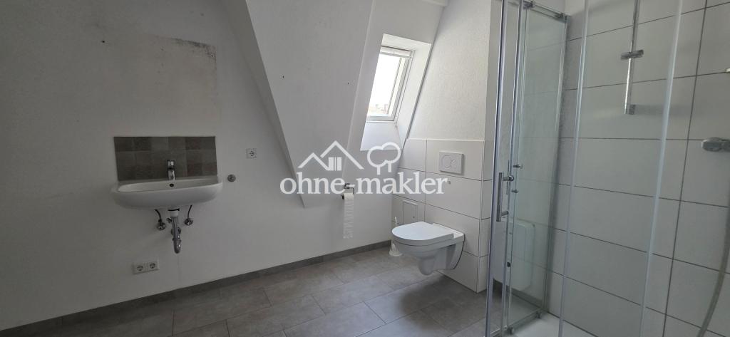 Große 4-Zimmer-Dachgeschosswohnung in Pforzheim-Brötzingen, ca. 110 m², saniertes Mehrfamilienhaus - Foto 2
