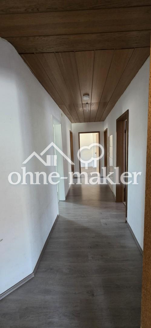 Große 4-Zimmer-Dachgeschosswohnung in Pforzheim-Brötzingen, ca. 110 m², saniertes Mehrfamilienhaus - Foto 5