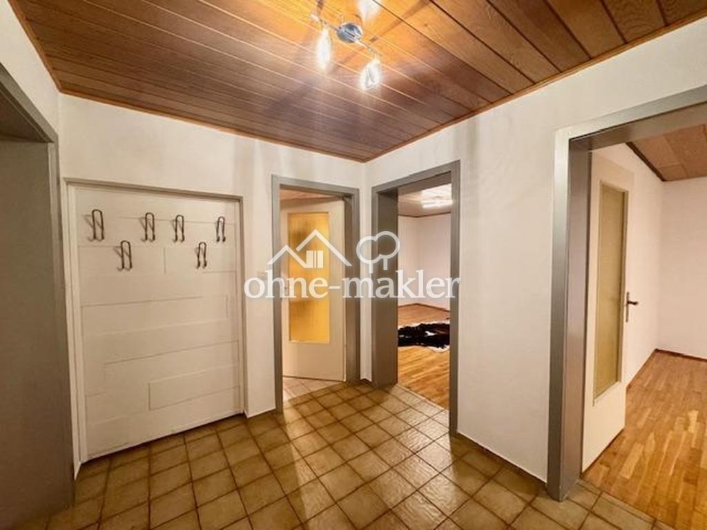 Gepflegte 3-Zimmer-Erdgeschosswohnung mit Balkon, neuer Einbauküche und Garten in Reckendorf - Photo 5