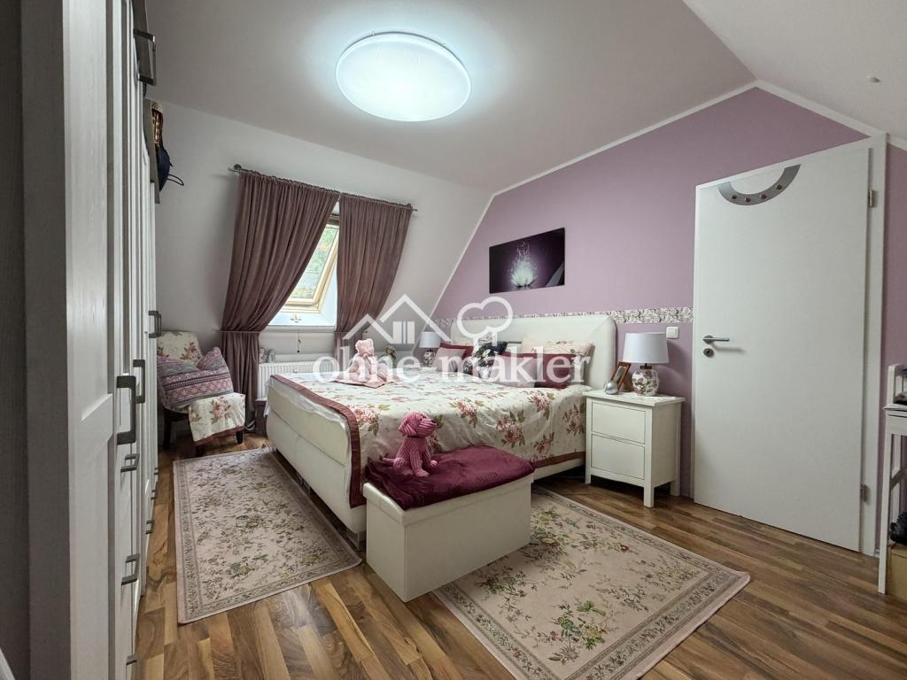 100m² Wohnung mit Fußbodenheizung, Klimaanlage, Balkon, 2 PKW Stellplätze - Photo 4