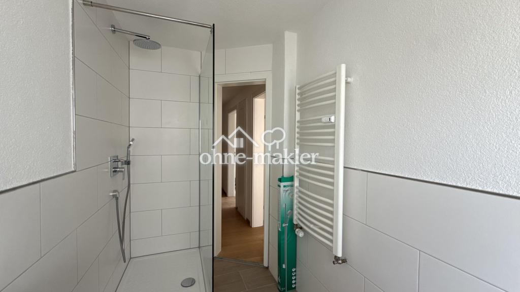 Großzügige 4-Zimmer-Dachgeschosswohnung mit Balkon und neuem Bad - Photo 2
