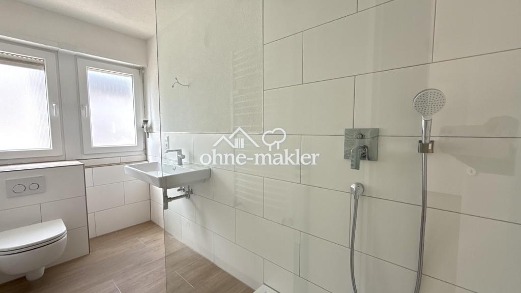 Großzügige 4-Zimmer-Dachgeschosswohnung mit Balkon und neuem Bad - Photo 3