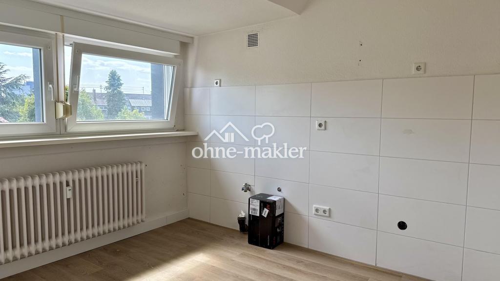 Großzügige 4-Zimmer-Dachgeschosswohnung mit Balkon und neuem Bad - Photo 1