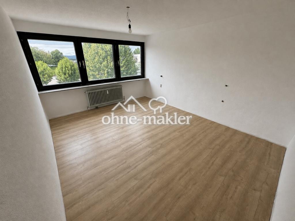 Erstbezug nach Sanierung – 3,5-Zimmer-Wohnung mit Einbauküche - Photo 3