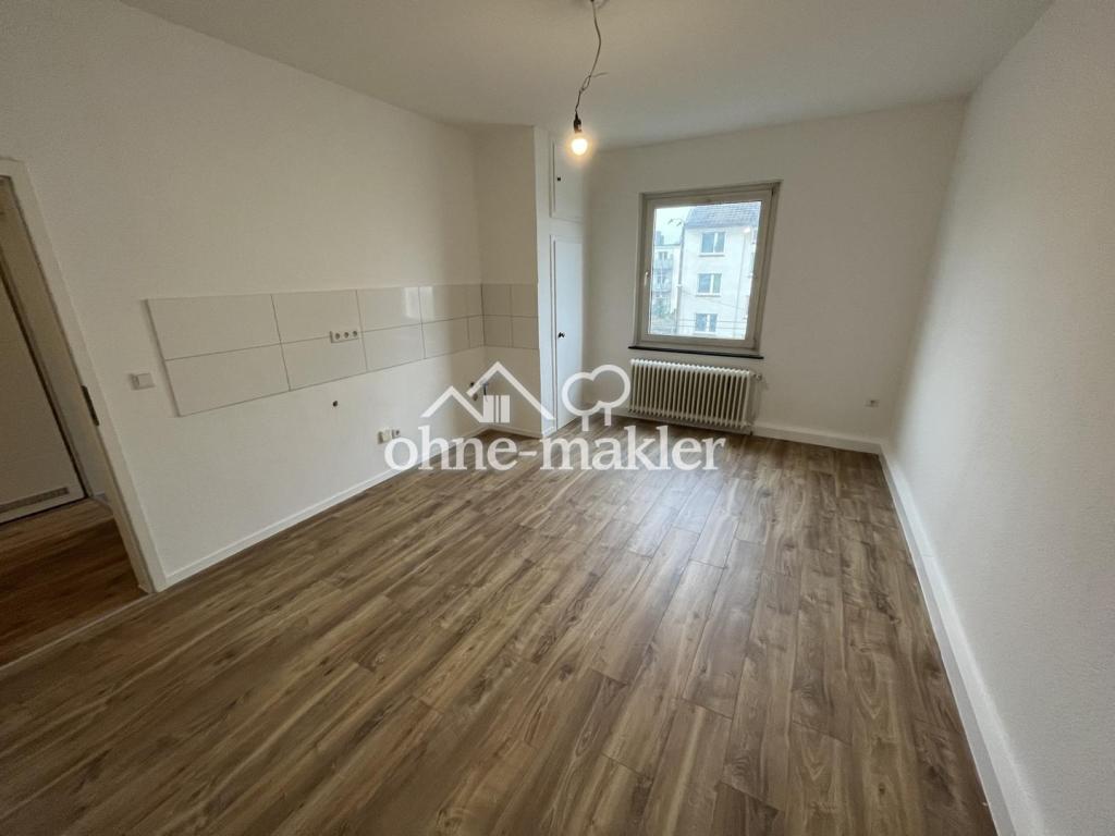 renovierte 3-Zimmer-Wohnung mit Balkon und bester Verkehrsanbindung - Photo 1