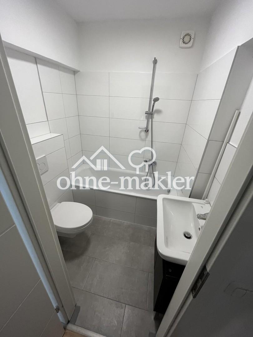 renovierte 3-Zimmer-Wohnung mit Balkon und bester Verkehrsanbindung - Photo 2