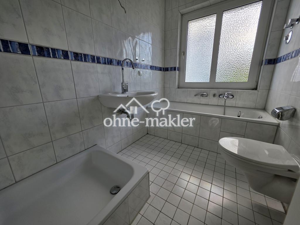 Erstbezug nach Sanierung 2,5 Raum, Citylage, Balkon, Bad: Wanne + Dusche + Fenster - Photo 3