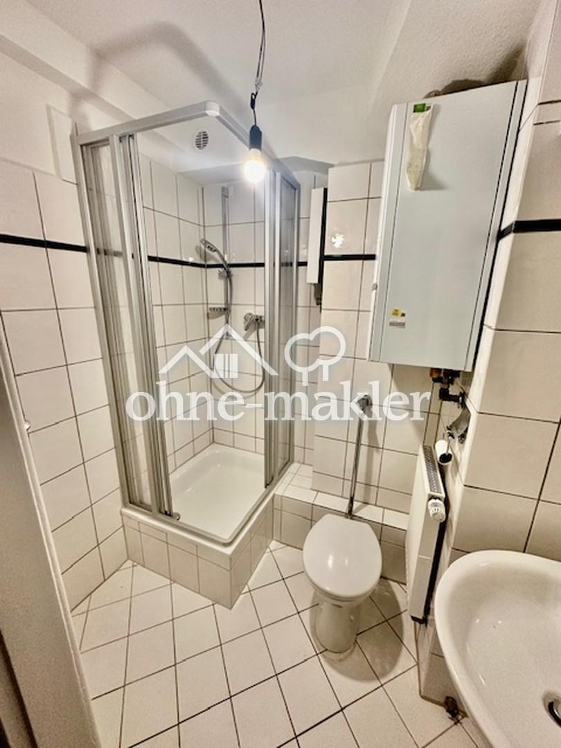 schöne 1 Zi.-Wohnung mit separater Küche und Balkon in Düsseldorf-Bilk ! - Photo 2