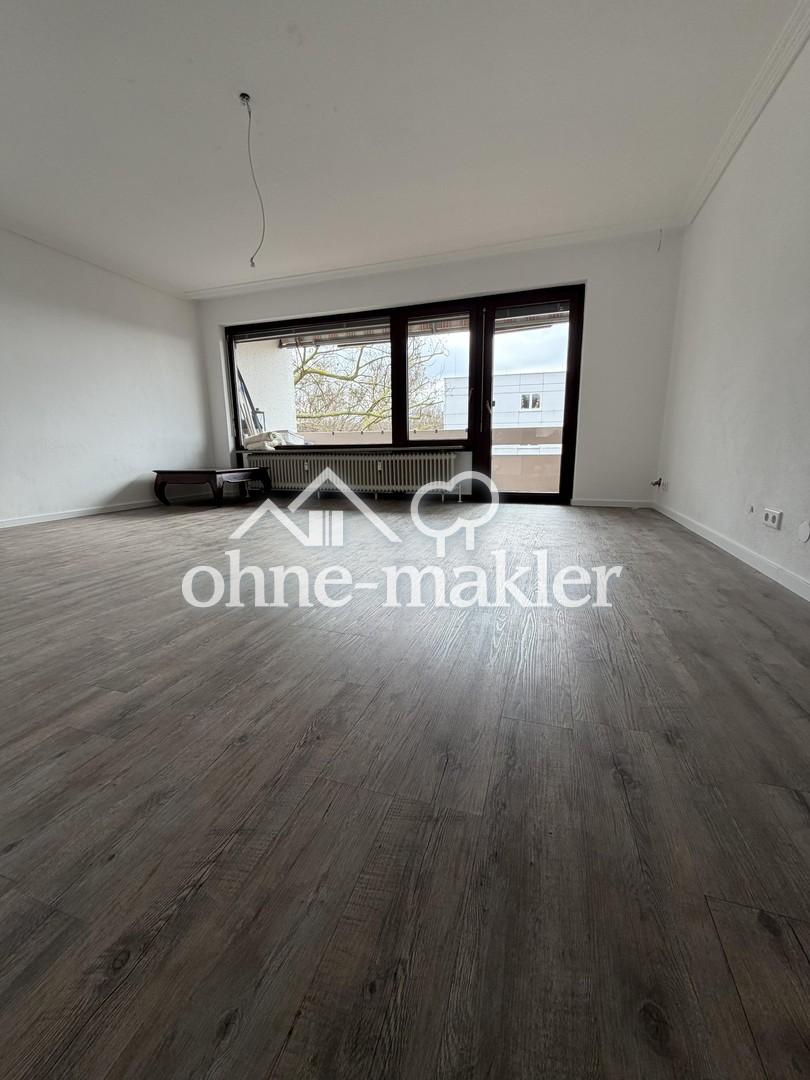 Modernisierte 4,5 Zimmer Wohnung mit Balkon, EBK und TG-Box in begehrter Wohnlage von Sindelfingen - Photo 1