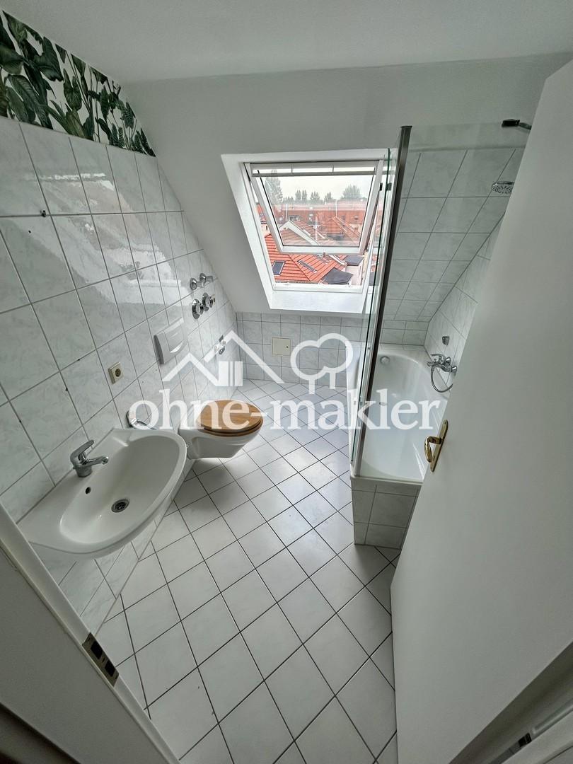 Helle 2-Zimmer-Wohnung mit Parkett & Tageslichtbad in Leipzig-Leutzsch - Foto 3