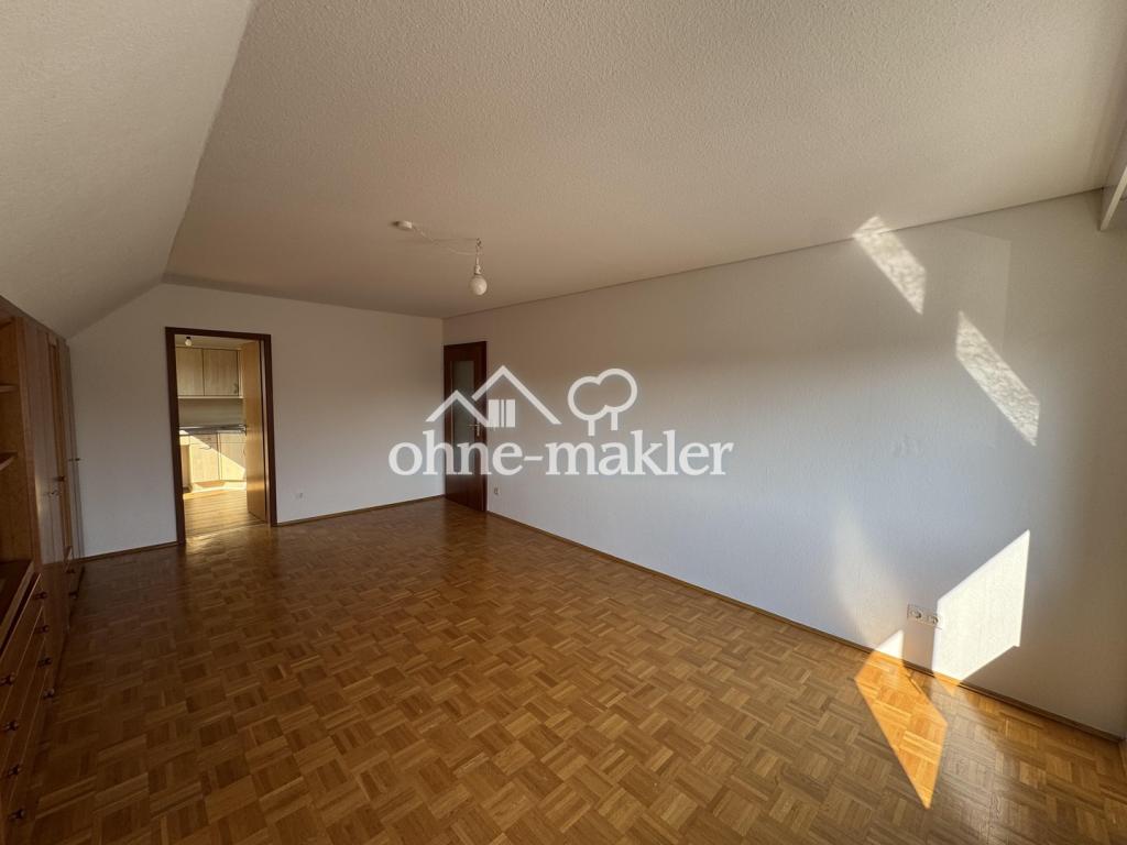 Helle, geräumige und frisch sanierte 2,5 Zimmer-Dachgeschosswohnung - Photo 2