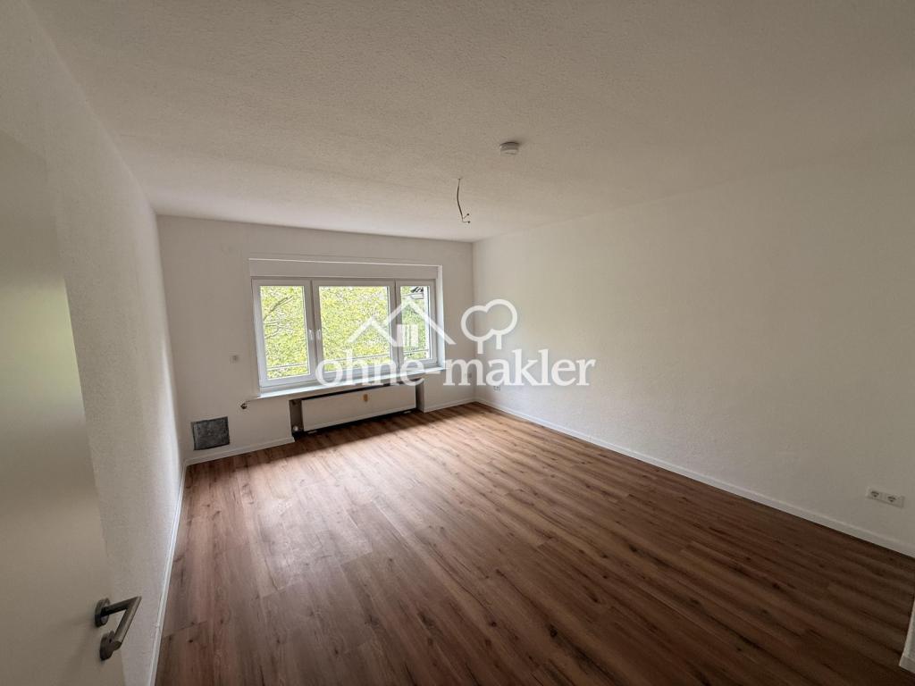 Erstbezug nach Sanierung | Helle 3-Zimmer-Wohnung mit Balkon und zusätzlichem Mansardenraum - Foto 3