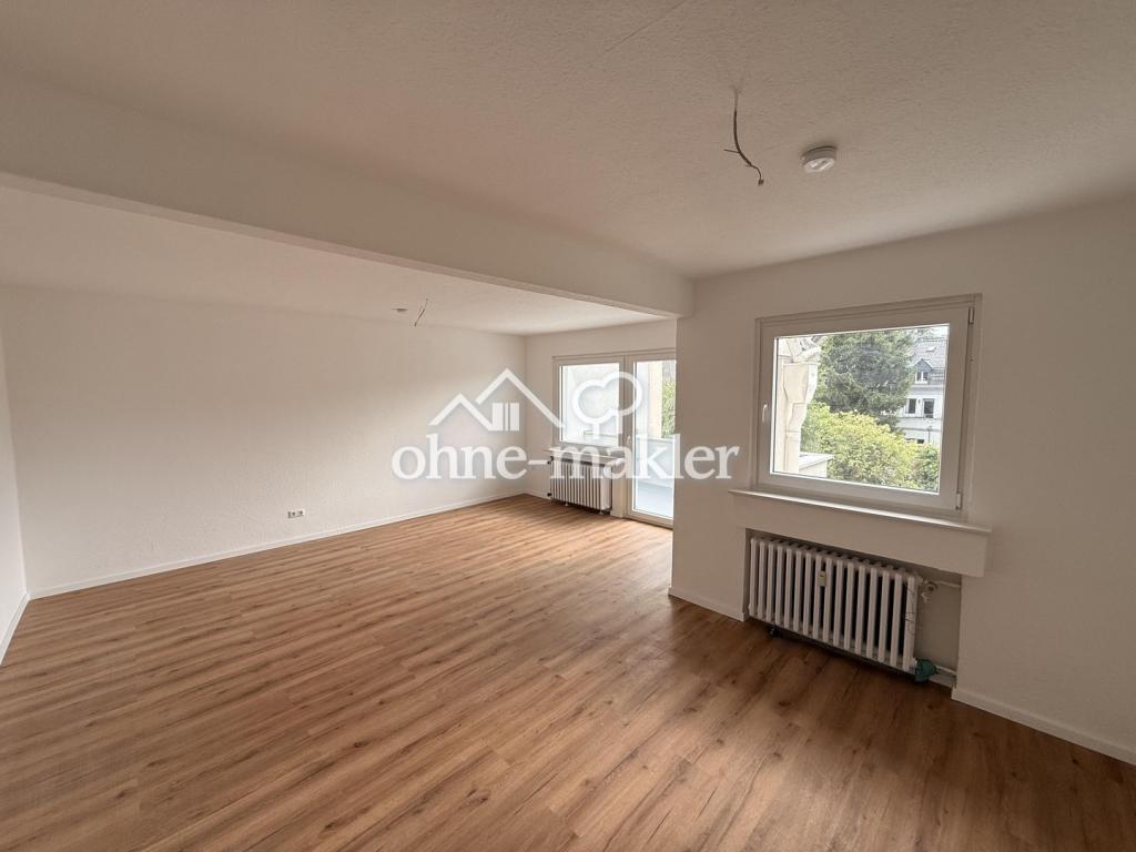 Erstbezug nach Sanierung | Helle 3-Zimmer-Wohnung mit Balkon und zusätzlichem Mansardenraum - Foto 2