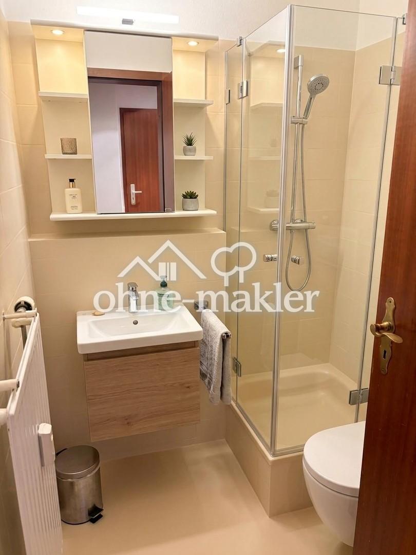 Frisch renovierte 2-Zimmer-Wohnung mit großem Westbalkon, Aufzug & Stellplatz - Photo 4