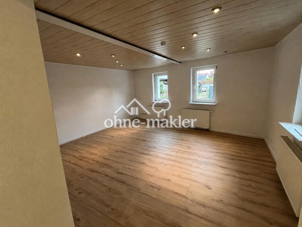 Komplett renoviertes Reihenendhaus mit großem Dachstudio und separatem Garten in Harthausen - Photo 1