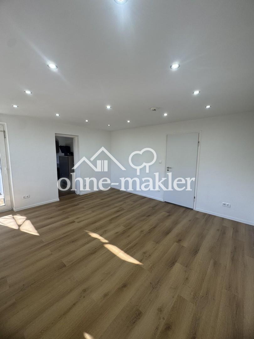 Erstbezug nach Renovierung: Helle 2-Zimmer-Wohnung mit neuer Einbauküche - Photo 2