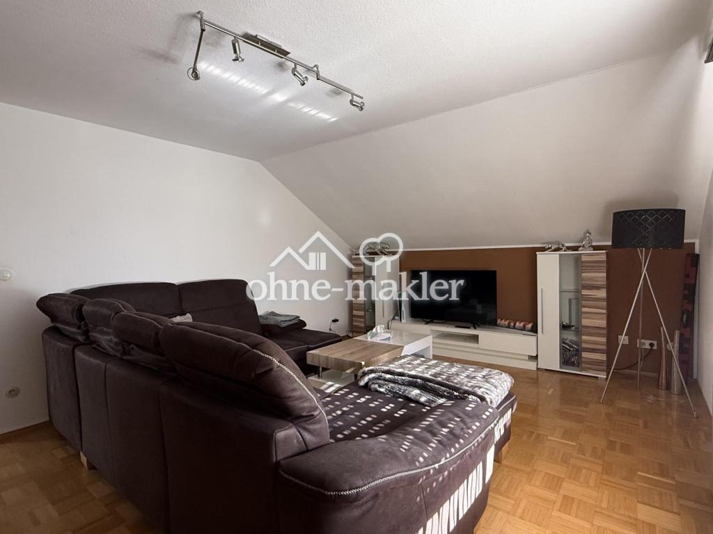 Moderne 2-Zimmer-Dachgeschosswohnung in zentraler Lage von Lohr am Main - Photo 2