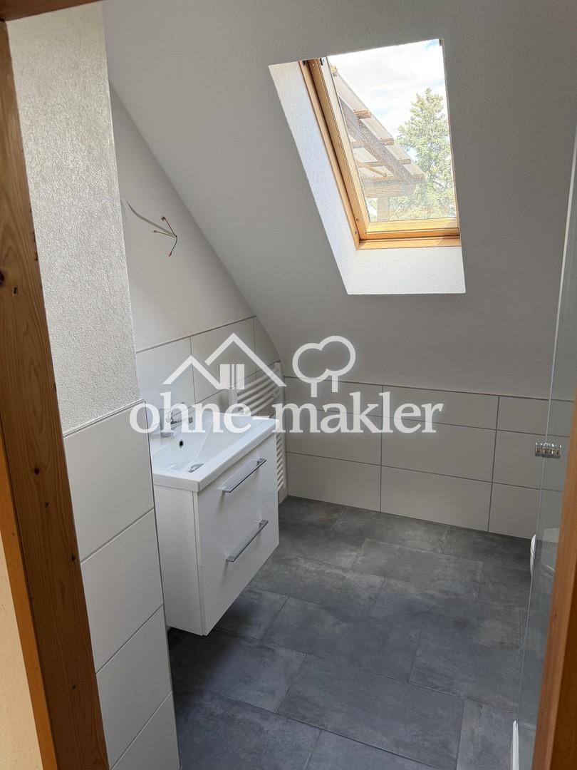 Erstbezug nach Sanierung: Helle 2 Zimmer Wohnung mit großem Balkon & Kellerabteil - Foto 3