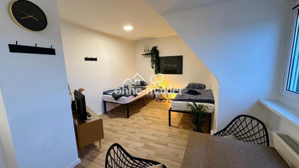 Helle 2-Zi.-Dachgeschosswohnung mit Einbauküche - Photo 5