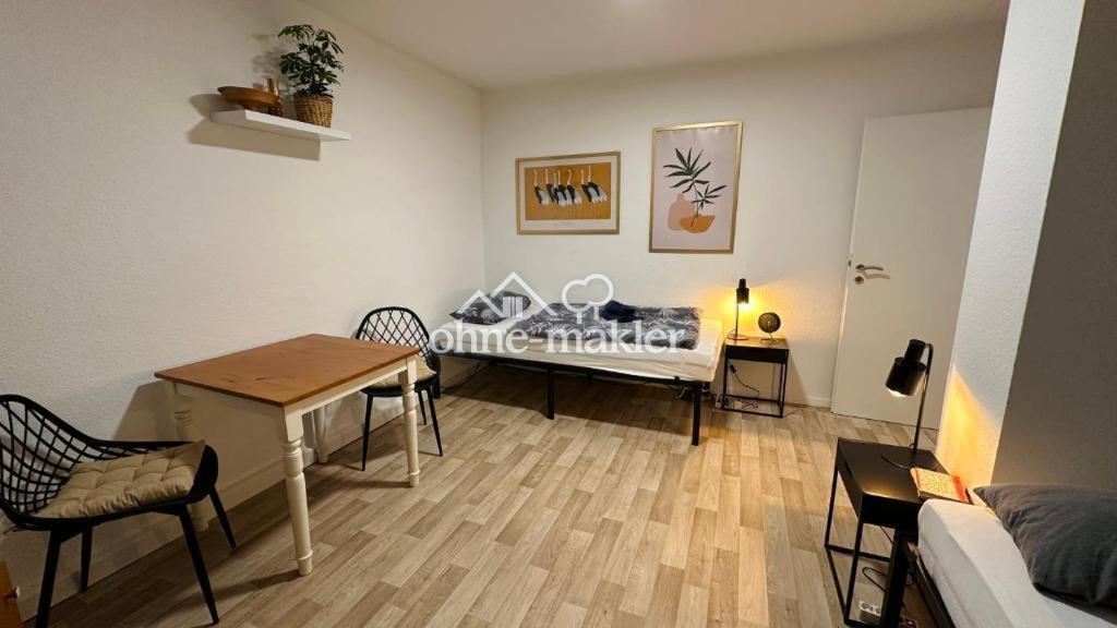 Helle 2-Zi.-Dachgeschosswohnung mit Einbauküche - Photo 4