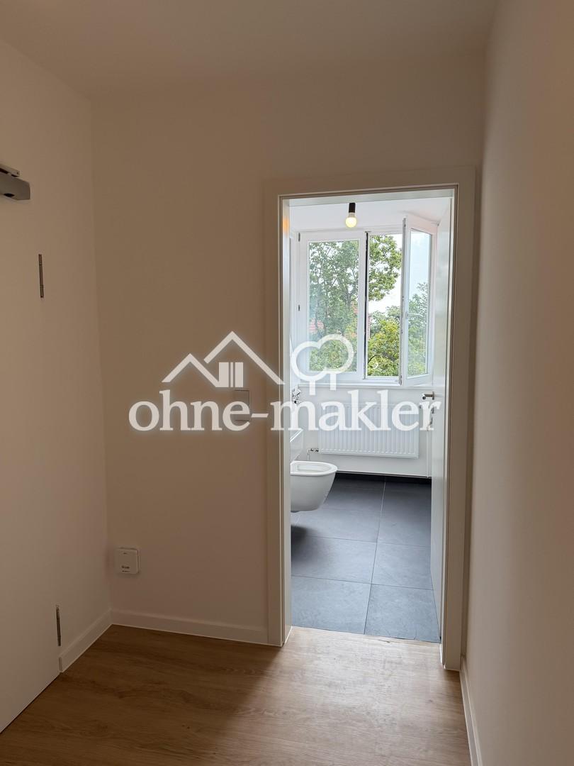 Wohnen im Denkmal: frisch sanierte 143-m²-Dachgeschosswohnung mit Haus-im-Haus-Charakter - Photo 1