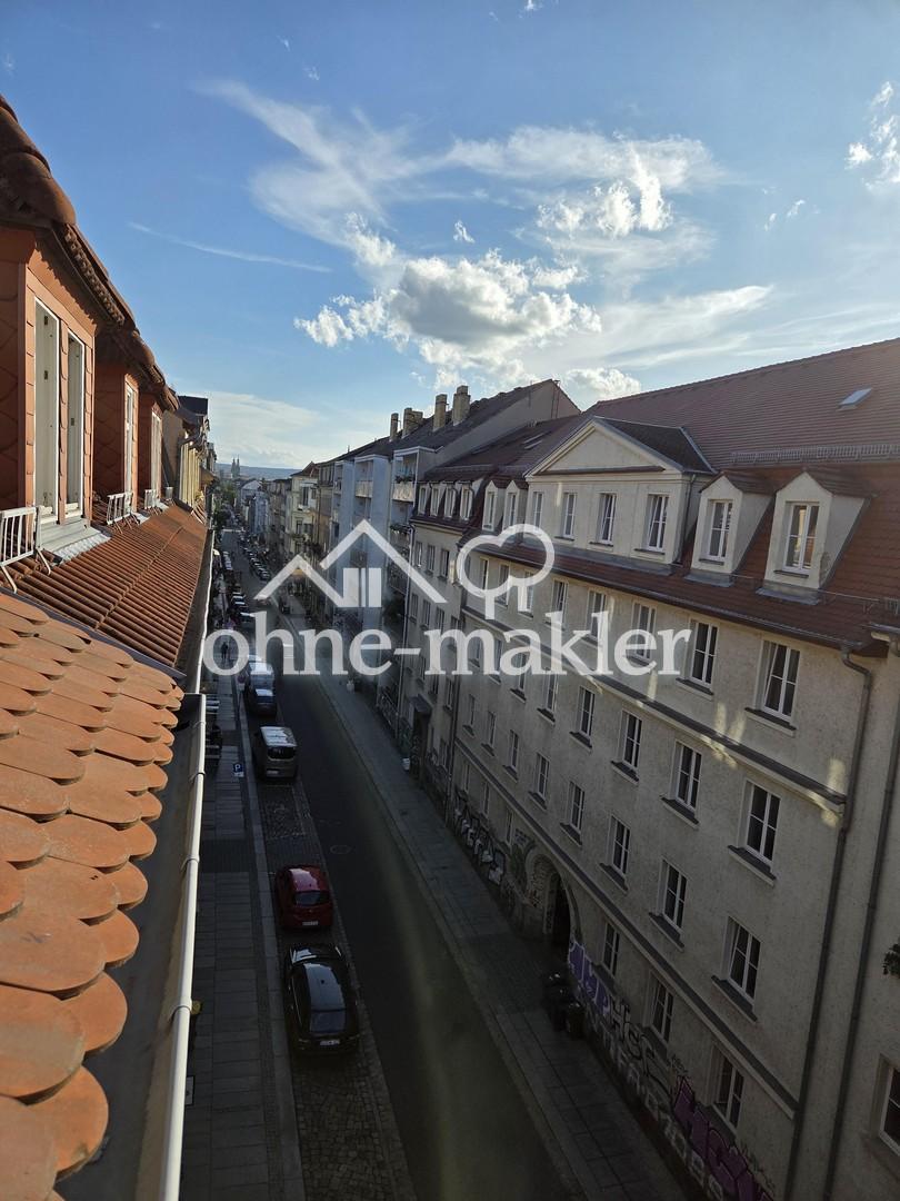 Frisch Saniert! Über den Dächern der Neustadt mit 1,5 Zimmern - Foto 4