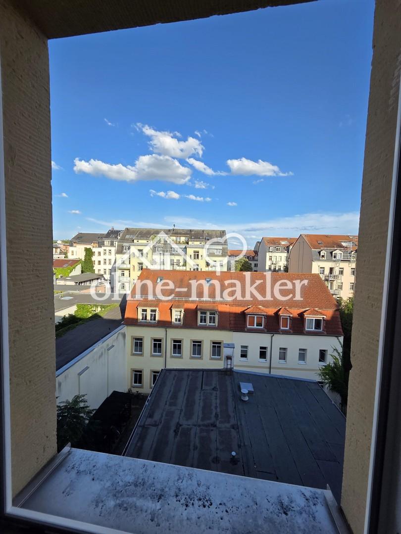 Frisch Saniert! Über den Dächern der Neustadt mit 1,5 Zimmern - Foto 3