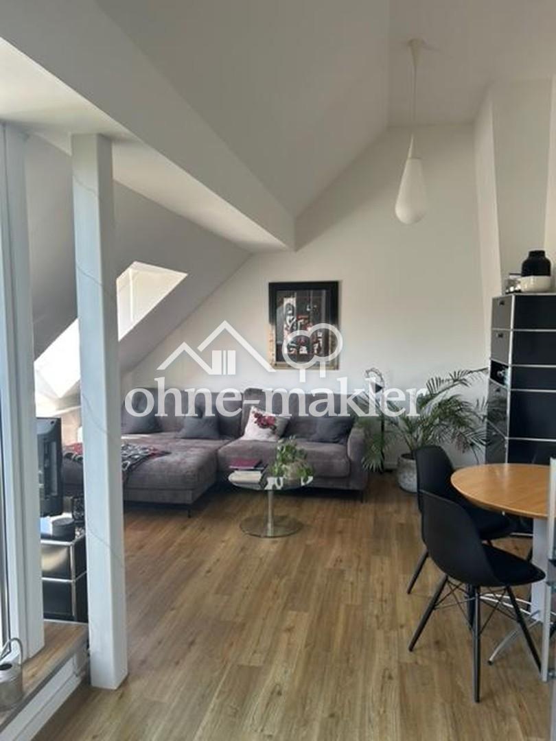 Anfragestopp - Helle, modernisierte 2-Zimmer-Dachgeschosswohnung mit Dachterrasse in Hannover – List - Photo 1