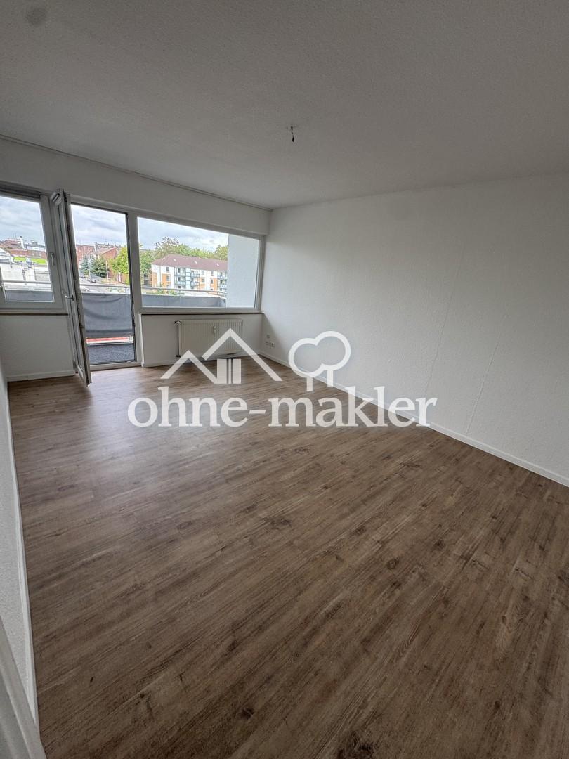 Renovierte 2,5 Zimmer Wohnung in zentraler Lage mit 2 Balkonen - Photo 2