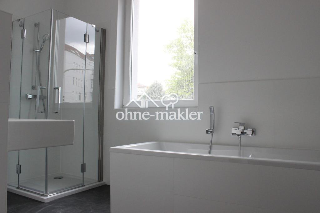 4,5-Zi-Whg / gr. Wohnküche / Vollbad / Gäste-WC / gr. Balkon / von privat in Berlin-Johannisthal - Photo 2